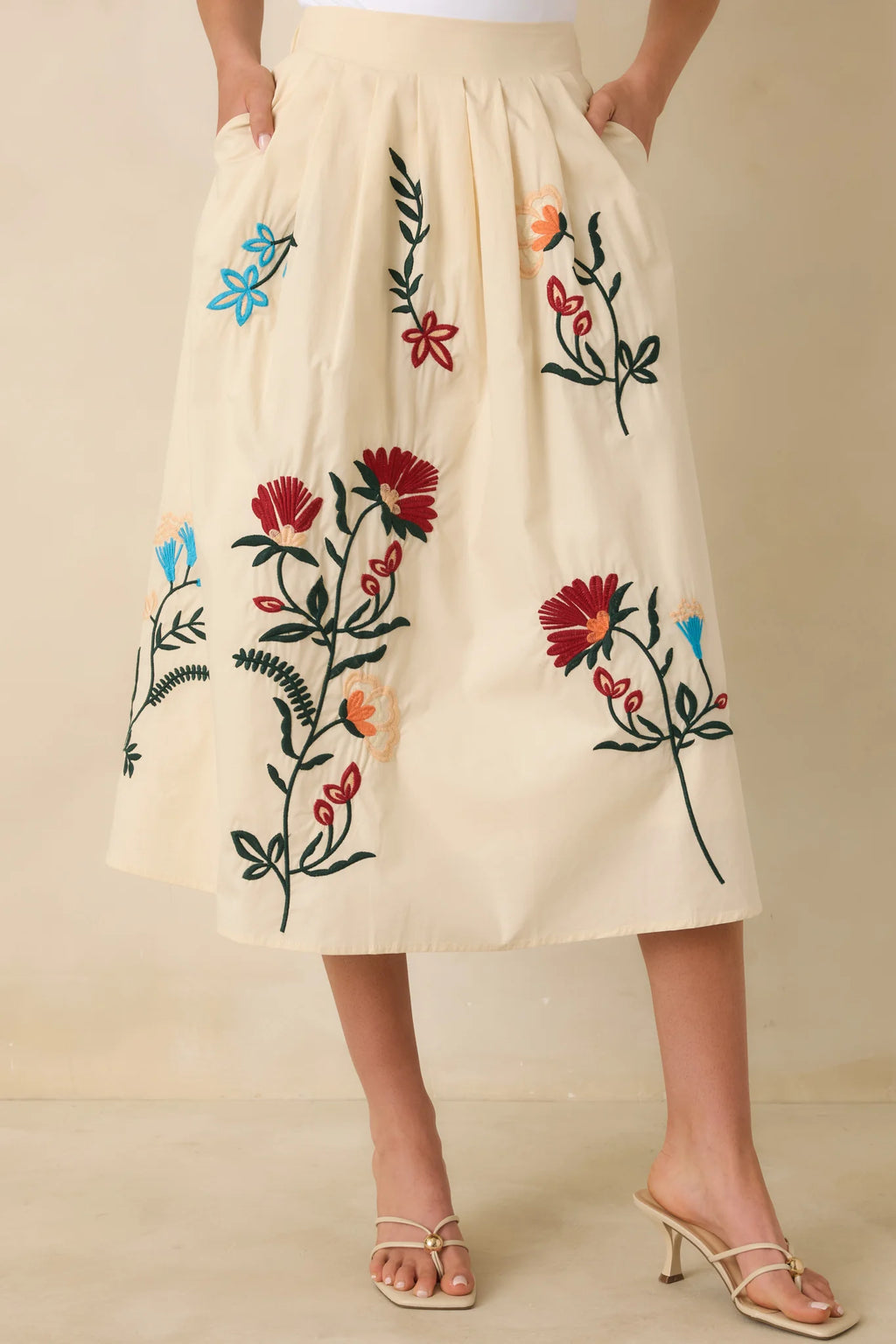 Ensemble Fleurs des Champs brodé écru