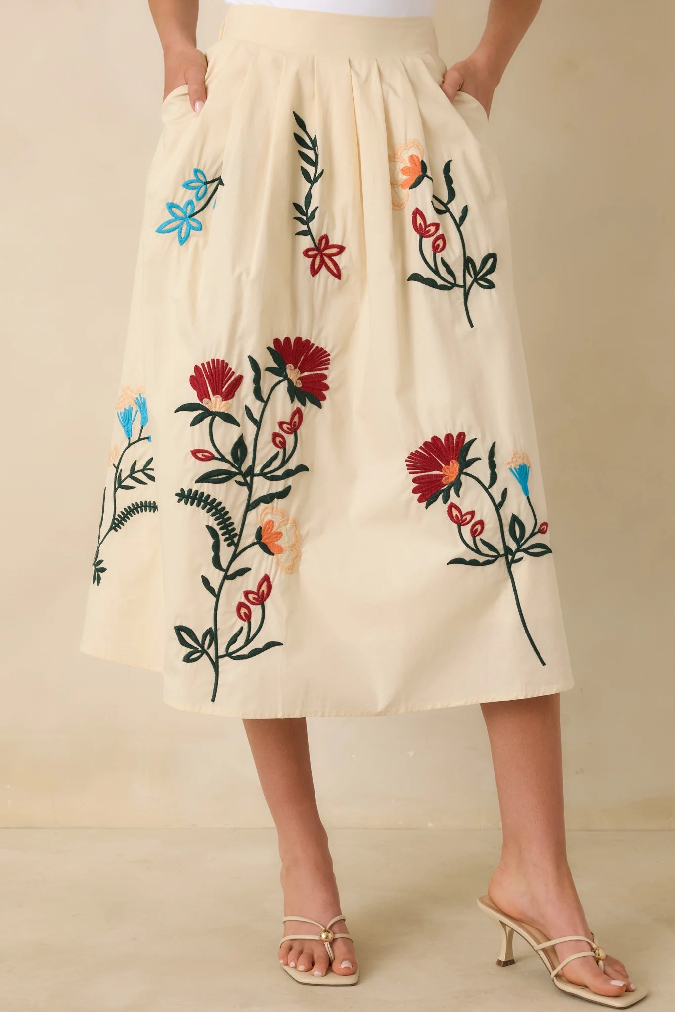 Ensemble Fleurs des Champs brodé écru